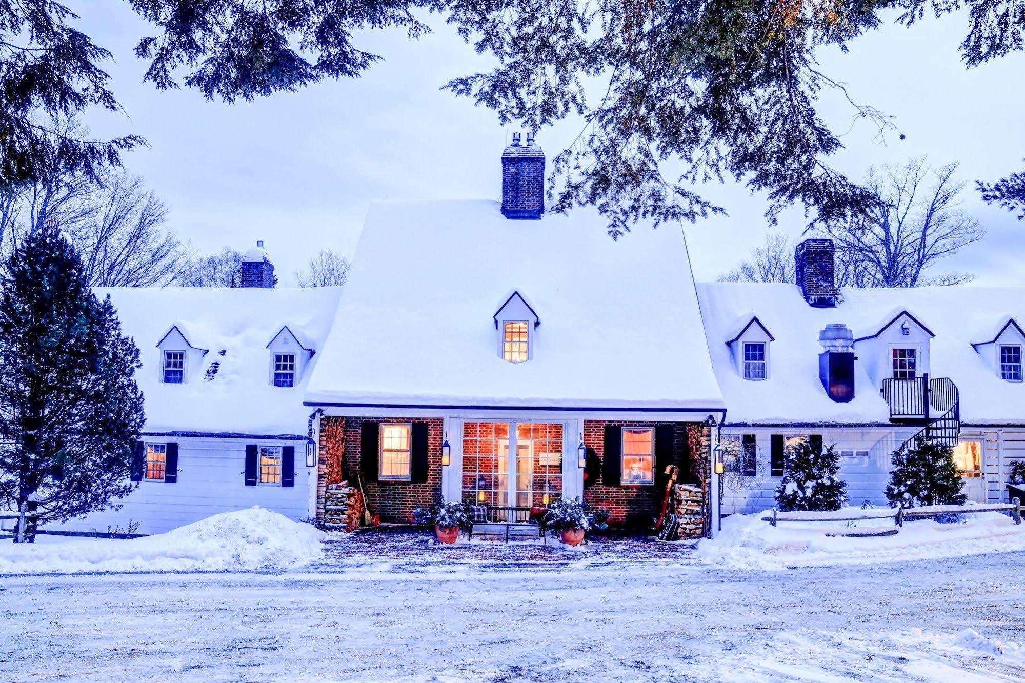 Edson Hill - A Distinctive Country Inn Стоу Екстериор снимка